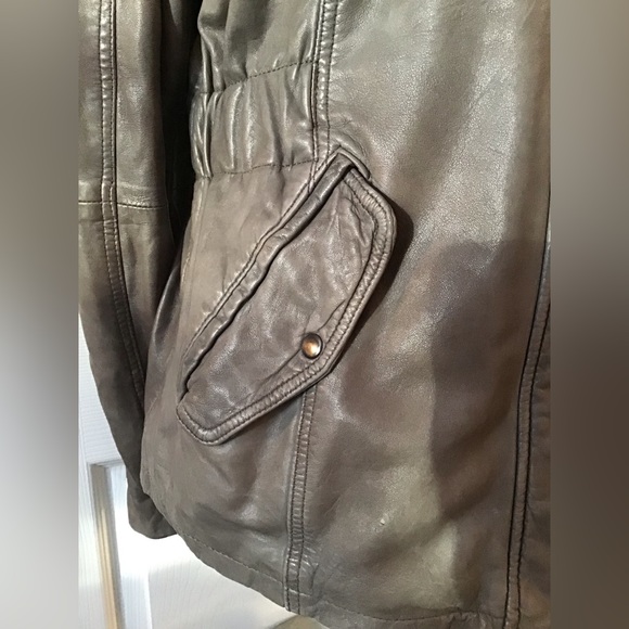 Danier Leather Coat Taupe Zipper and Snap Closure - Picture 5 of 10